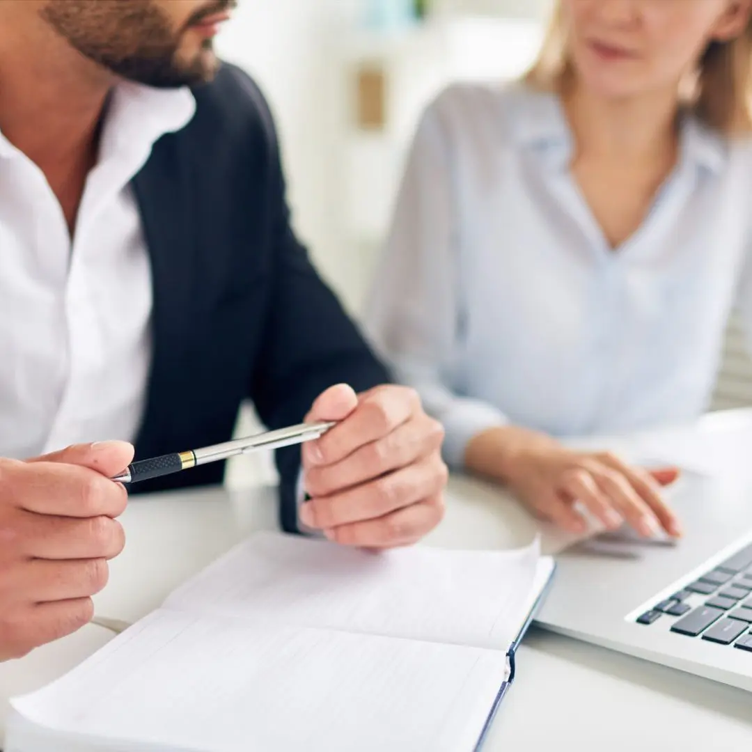 A professional giving expert business advice.